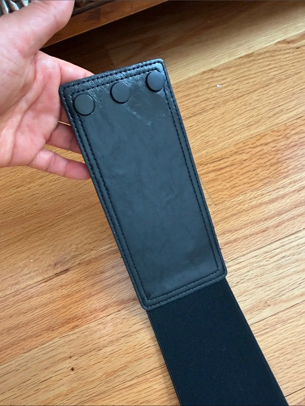 Black Leather Waist Belt with Gold 'D' Charm Accent Large